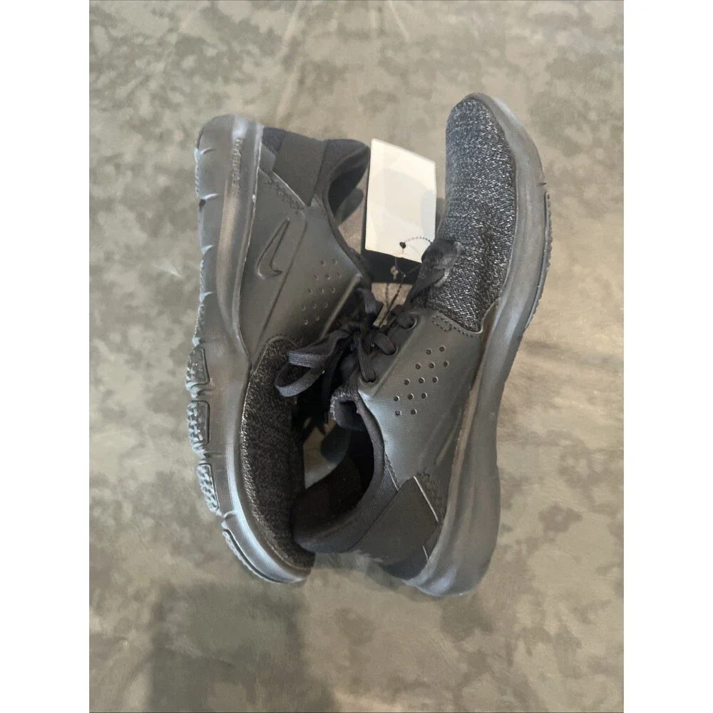 Nike ladies athletic sneakers black Sz 9